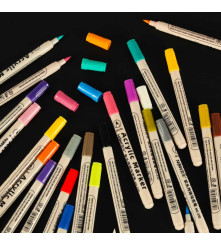 Set of 24 waterproof acrylic markers for painting on fabrics and other surfaces, multi-colored