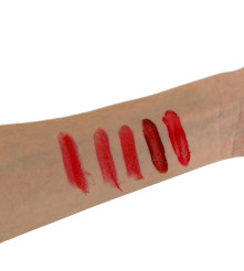 Trusa de machiaj XXL pentru fetite cu rujuri, oje, farduri, accesorii si valiza tip salon cosmetic 3+