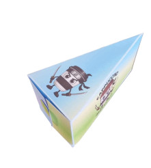 Cutie personalizata in forma de felie tort din carton de 250 gr cu Balerino Capucino 12 x 7 x 5 cm