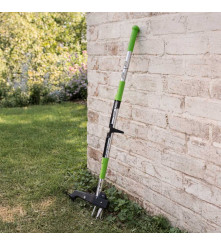 Extractor telescopic de radacina pentru buruieni